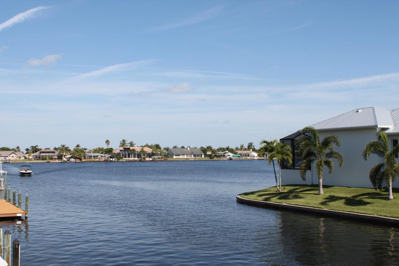 Hébergement de vacances Luxury Home, Hot Tub, Heated Pool, Tiki Bar - Spain Cape Coral
