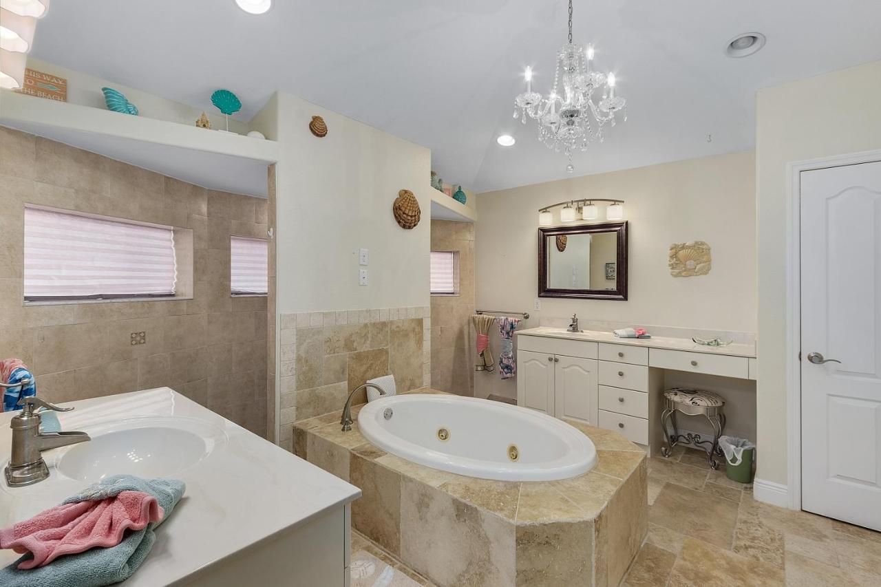 Hébergement de vacances Luxury Home, Hot Tub, Heated Pool, Tiki Bar - Spain *